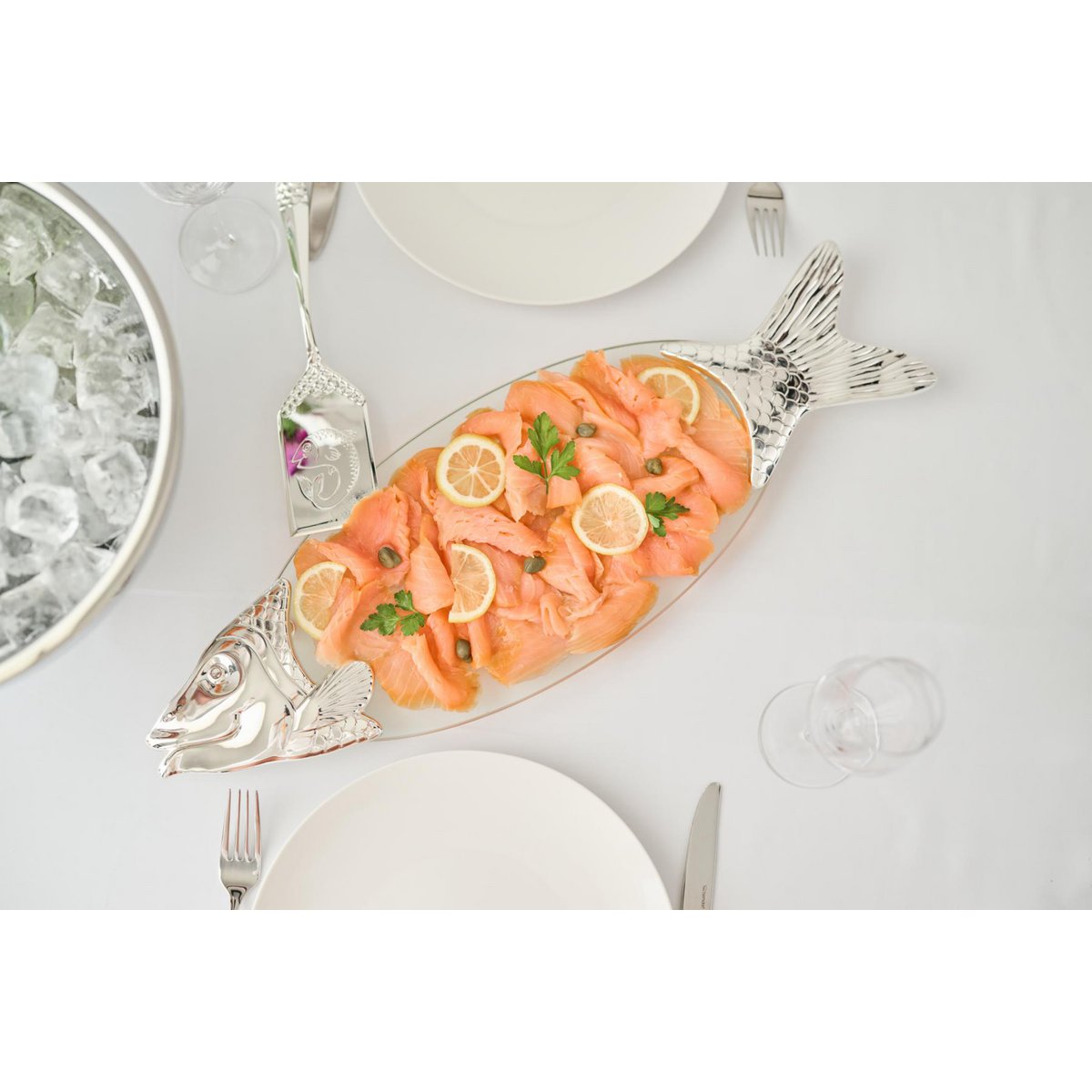 EDZARD visschaal zalm, glas, fijn verzilverde elementen, met lifter, lengte 58 cm