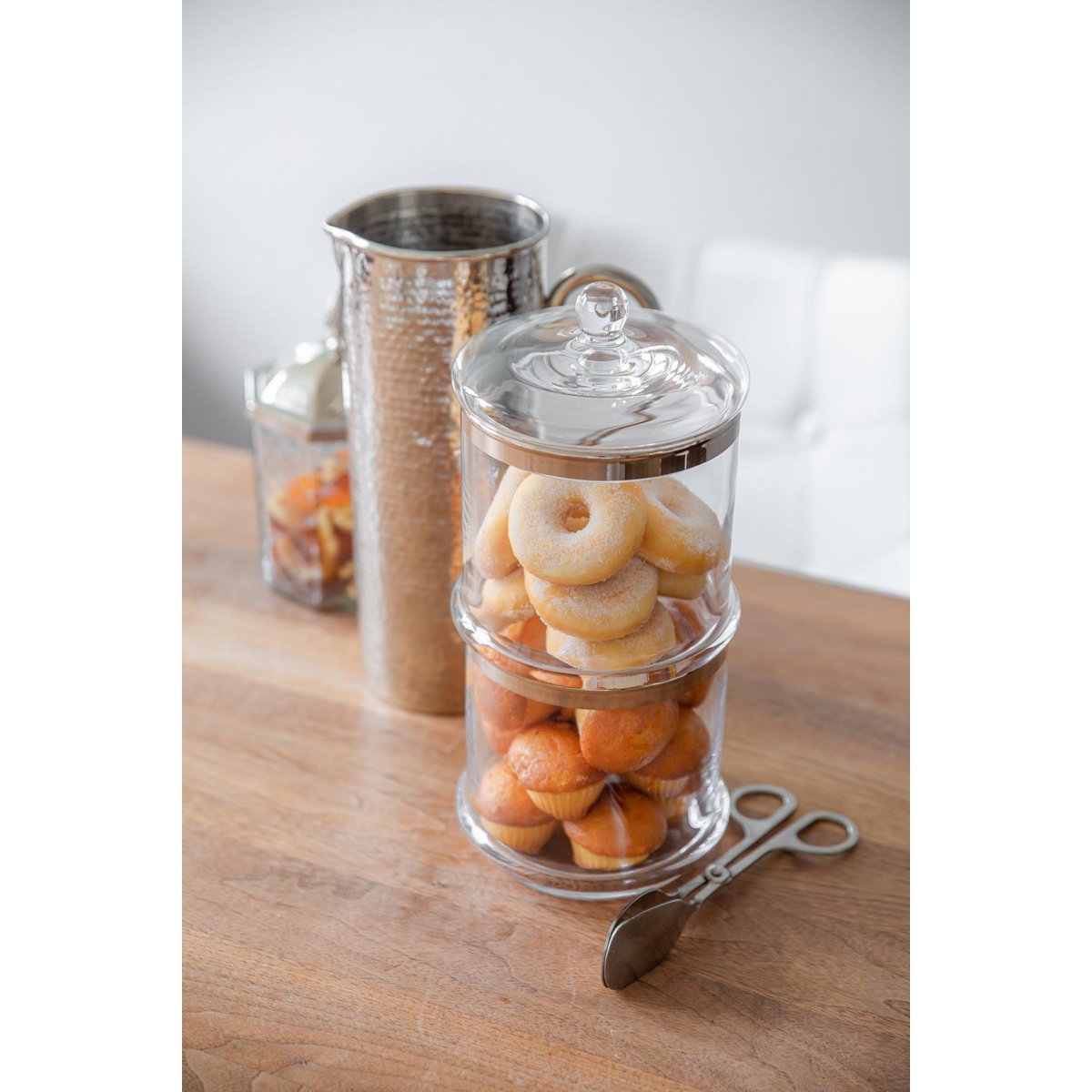 Glazen pot Lia (H 29 cm, ø 14 cm), met een deksel van mondgeblazen kristalglas met een platina rand